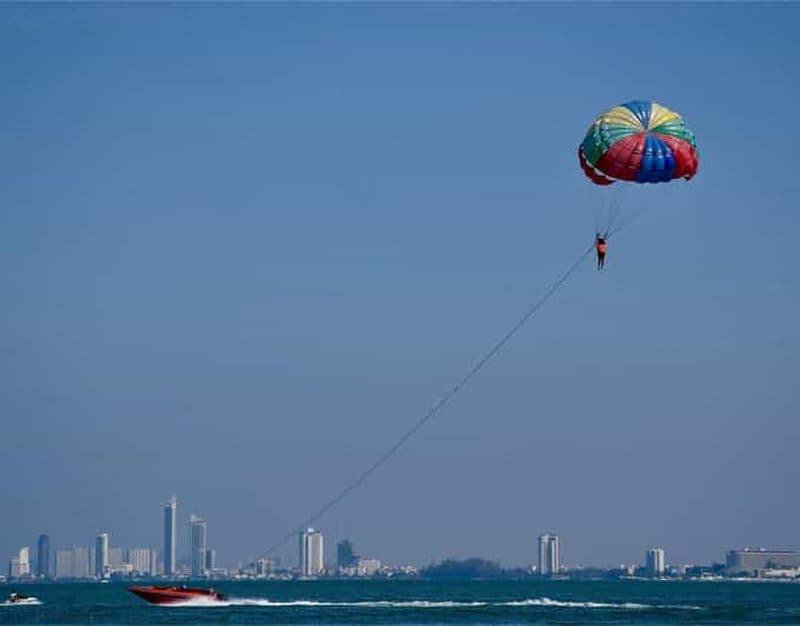 Billet Doha : Expérience de parachute ascensionnel guidée au-dessus du golfe Persique