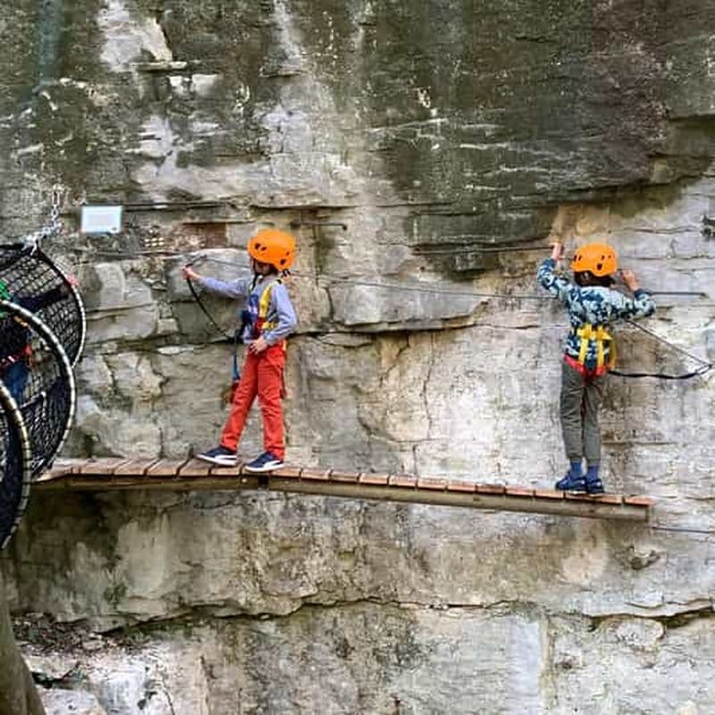 Billet Nice : Accrobranche découverte pour enfants dans un site naturel naturel