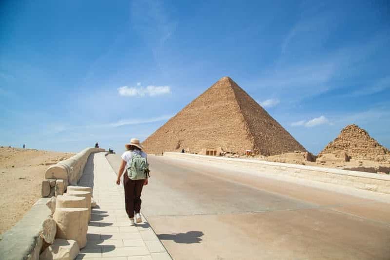 Billet Visite à pied des pyramides de Gizeh : accès prioritaire, Sphinx et vues