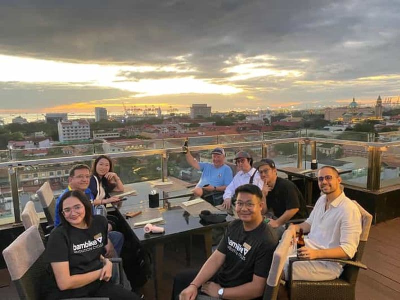 Billet Manille : Visite guidée à vélo en bambou au coucher du soleil à Intramuros