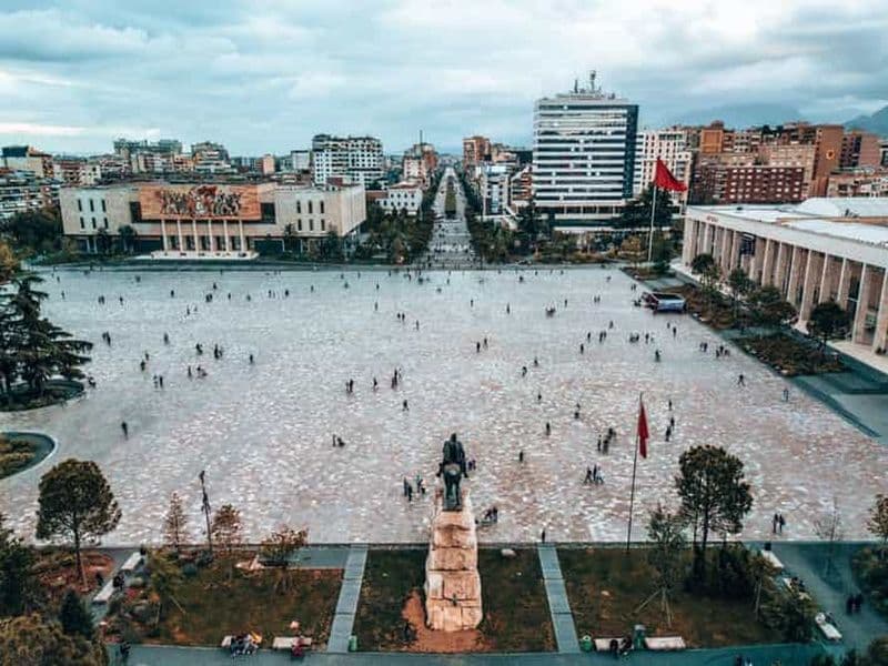 Billet Visite à pied de Tirana - sous les lumières de fin d'année (en FRANÇAIS)