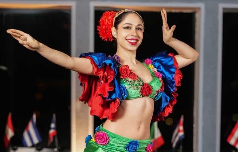 Billet Istanbul : Croisière sur le Bosphore avec dîner-spectacle