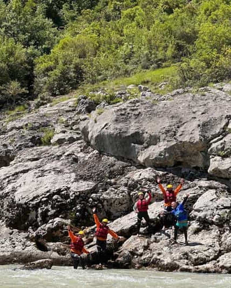 Billet Aventure en rafting sur la rivière Vjosa et bains thermaux de Permet
