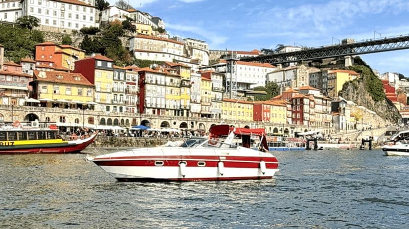 Billet Porto : croisière des six ponts sur le Douro et dégustation de vin de Porto (max. 10)