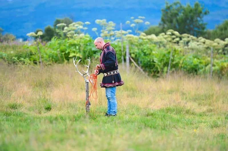 Billet Tromsø : visite guidée avec déjeuner, nourrissage des rennes et découverte de la culture sami