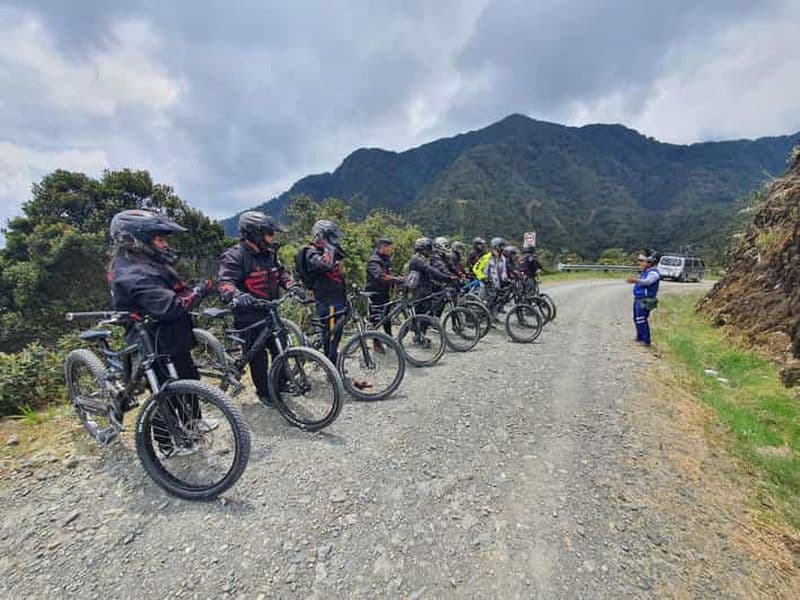 Billet La Paz : Visite guidée de la route de la mort en VTT avec déjeuner
