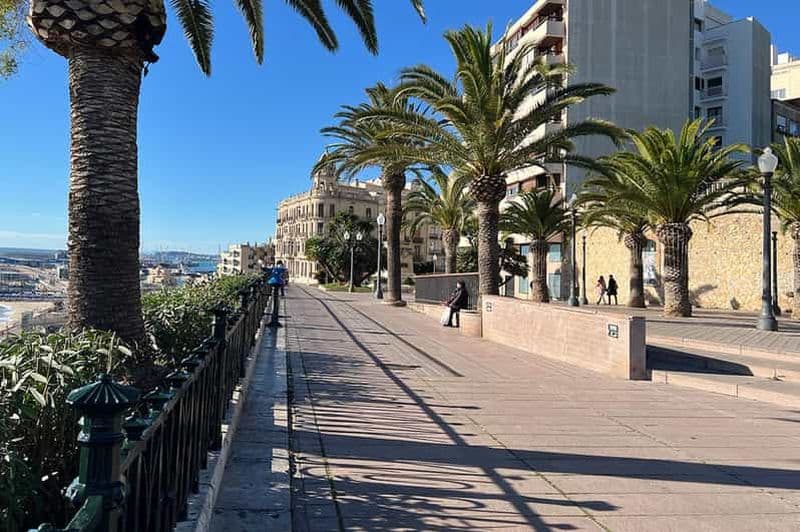 Billet Barcelone : Excursion guidée d'une journée à Tarragone et Sitges avec transferts