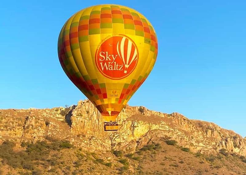 Billet Jaipur : safari en montgolfière avec transferts depuis l'hôtel