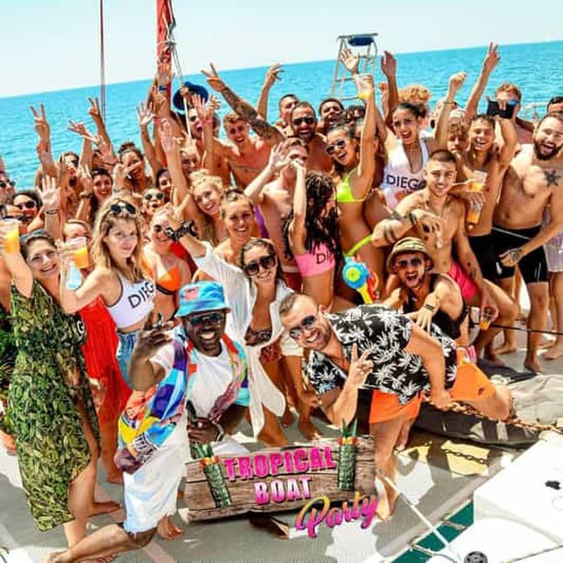 Billet Catamaran Lucile | Famous Boat cata party