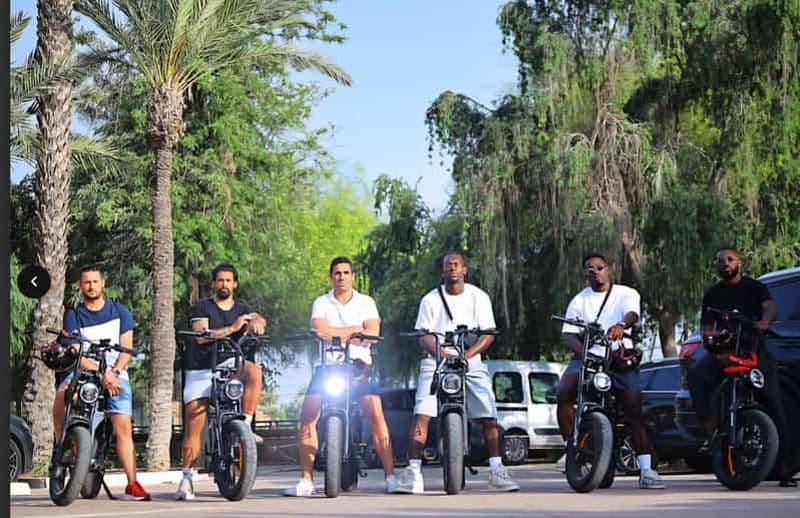 Billet Marrakech : visite à vélo électrique avec un guide de la région, gâteaux et thé