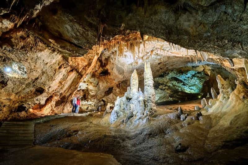 Billet Cetinje : Billets d'entrée pour la grotte de Lipa avec visite guidée