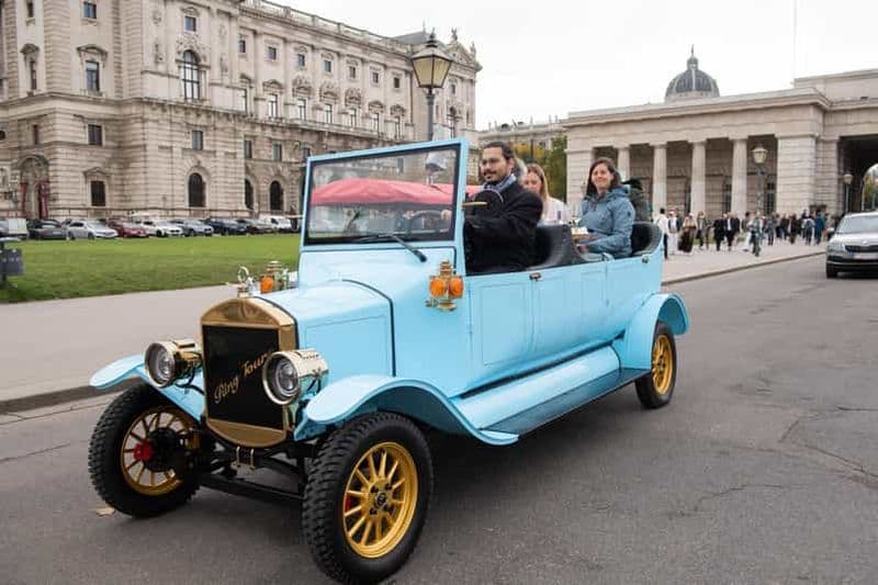 Billet Visite du marché de Pâques et des temps forts de la ville en voiture de collection