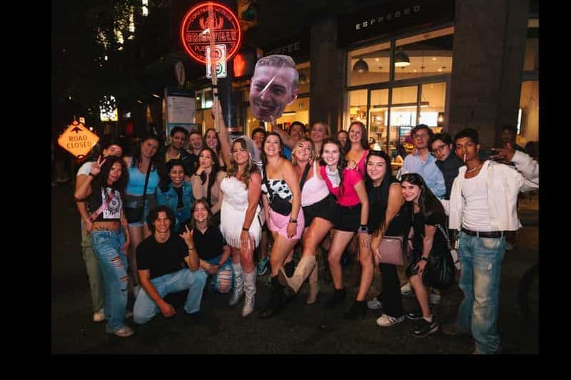 Billet Vancouver : Halloween Pub Crawl avec des boissons gratuites et des prix