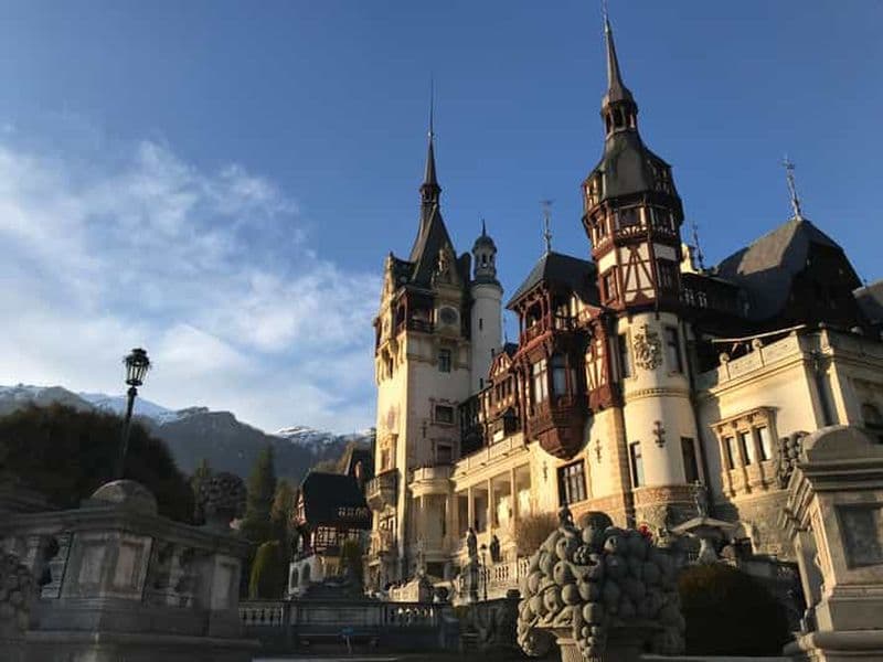 Billet Depuis Brașov : visite des châteaux roumains de Bran et Peles