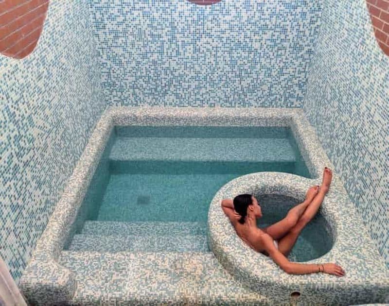 Billet Tbilissi : rituel de bain de soufre de luxe avec prise en charge et vin