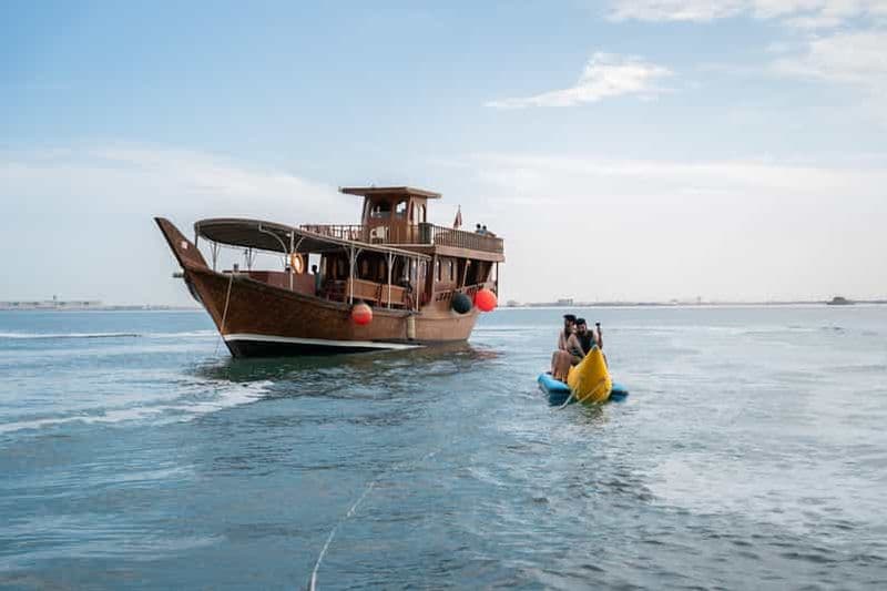 Billet Doha : croisière traditionnelle en boutre avec dîner buffet barbecue à bord