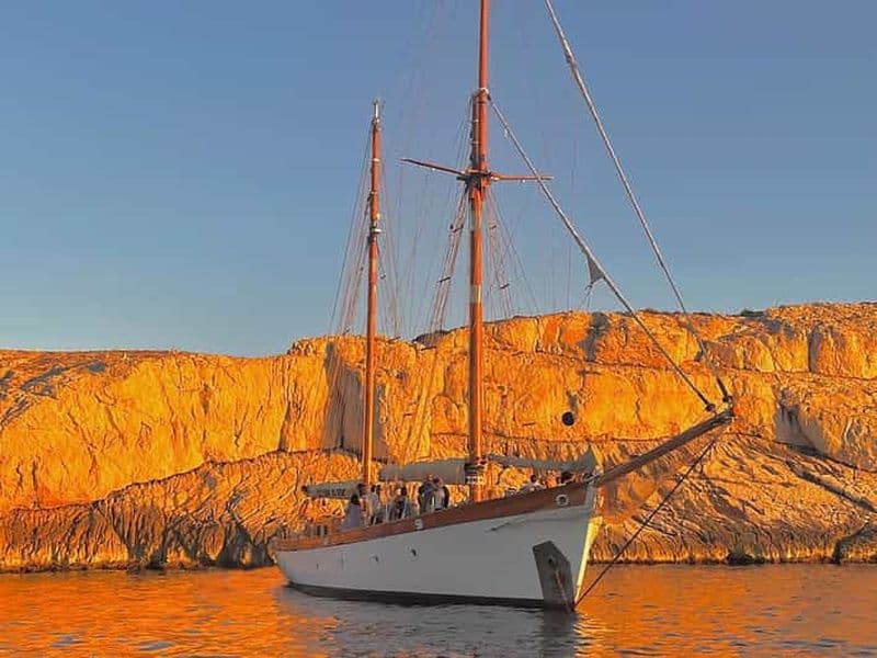 Billet Marseille : Croisière au coucher du soleil sur les îles du Frioul avec cocktail dînatoire