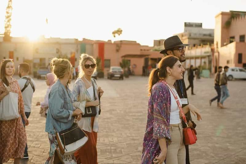 Billet Marrakech : visite guidée du palais Bahia, des tombeaux saadiens et de la médina