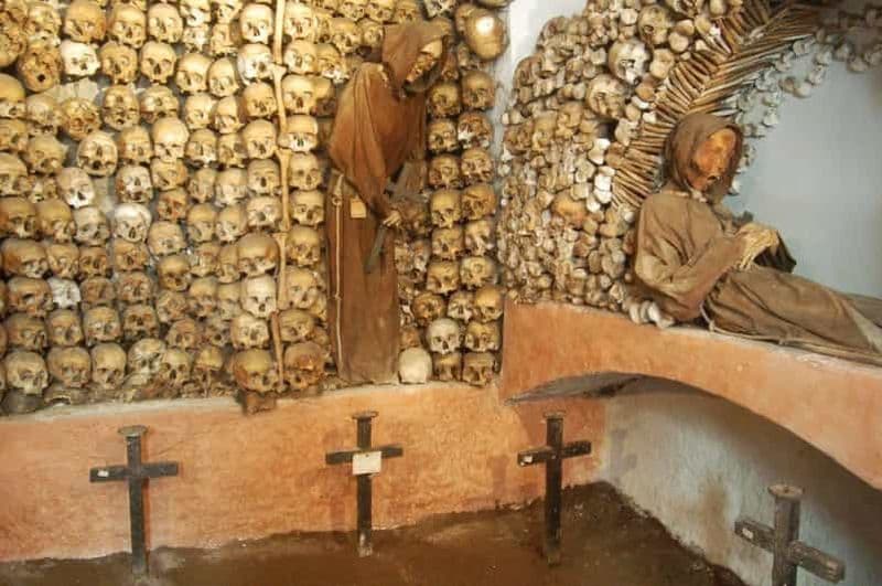 Billet Rome : visite guidée des catacombes et de la crypte des Capucins (audioguide)