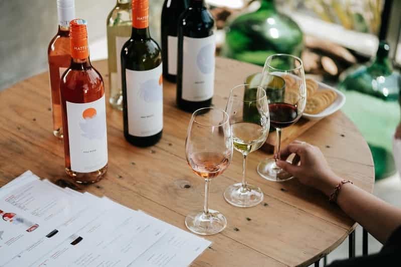 Billet Cours de yoga matinal, dégustation de fromages et de vins indonésiens