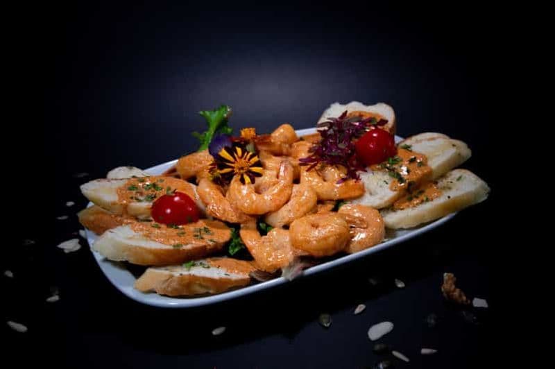 Billet Porto : Dîner avec spectacle de cabaret et de perche