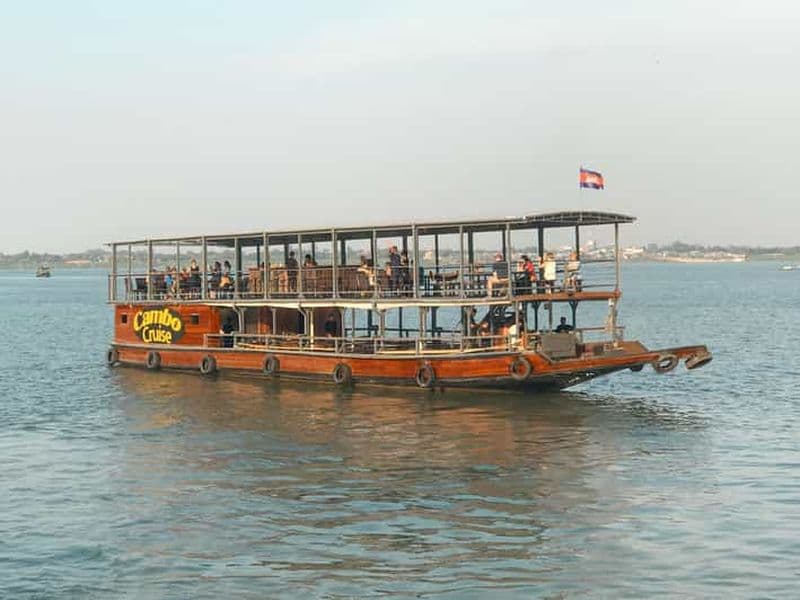 Billet Phnom Penh : Dîner-croisière au coucher du soleil sur le Mékong avec musique live