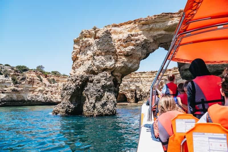 Billet Vilamoura : Sortie en bateau à la grotte de Benagil avec entrée et observation des dauphins