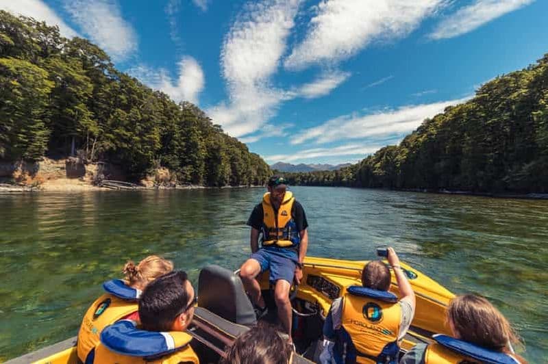 Billet Fiordland : Promenade en jet boat et marche dans la nature au départ de Te Anau