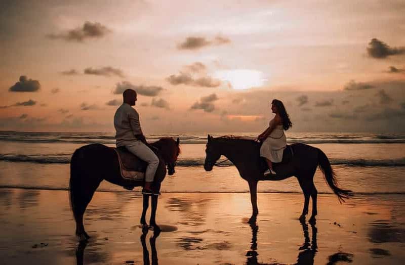Billet Bali : balade à cheval sur la plage de Seminyak, transport inclus