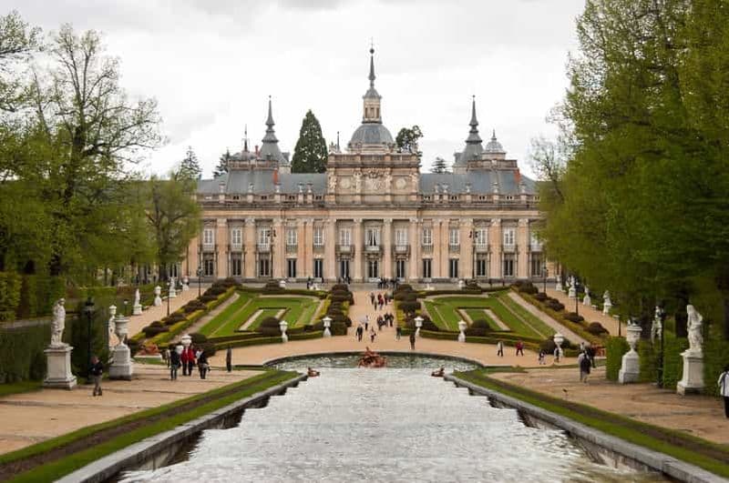 Billet Au départ de Madrid : visite privée d'une journée à Ségovie et à La Granja