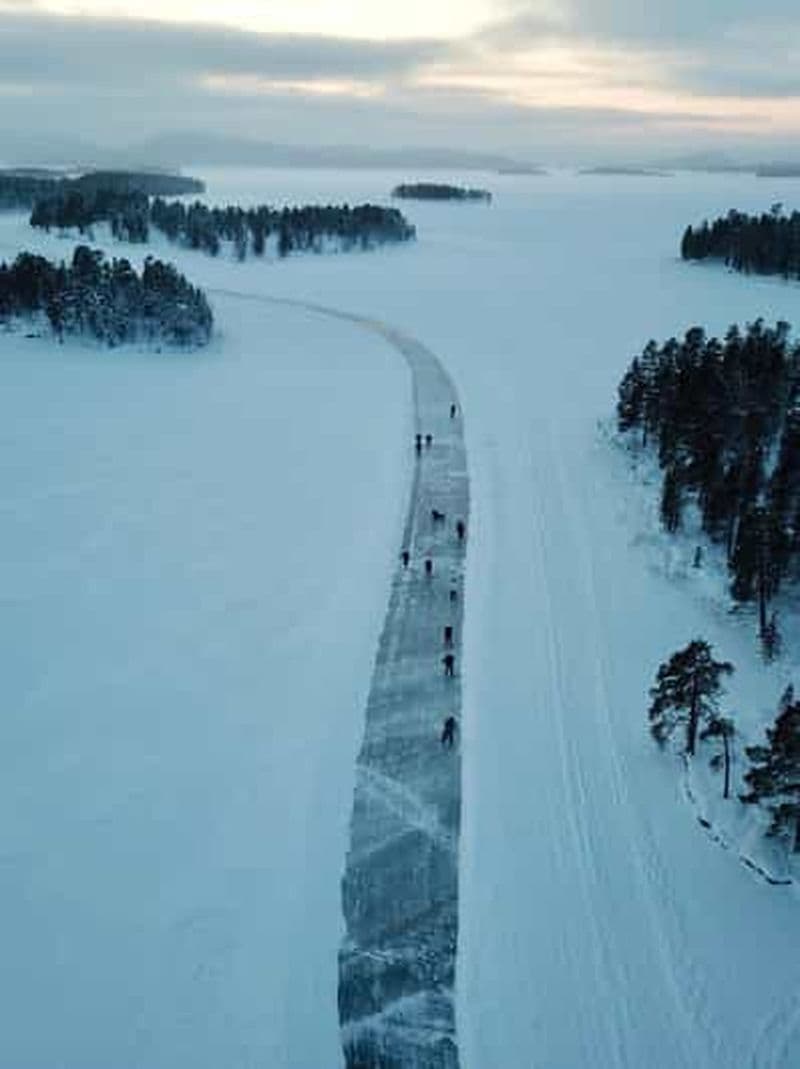 Billet Au départ de Saariselkä : patinage sur le lac gelé d'Inari