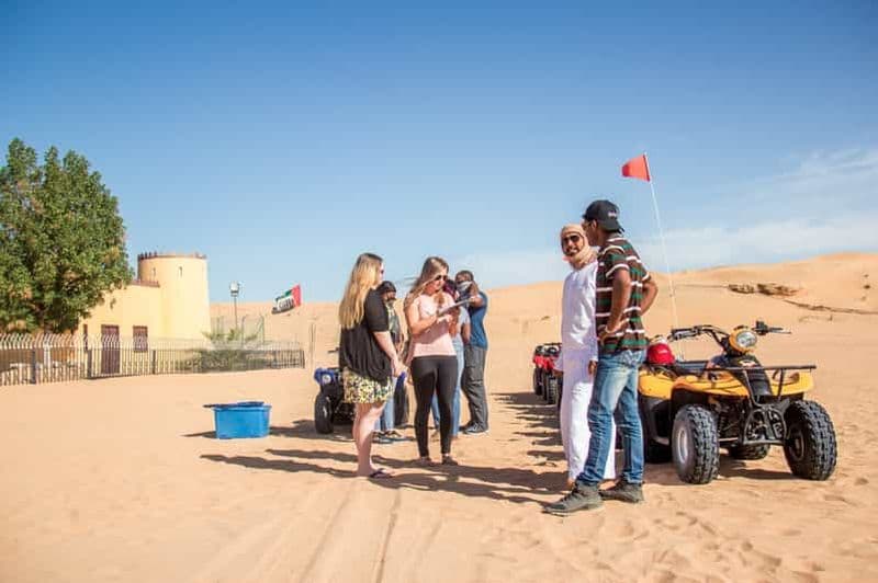 Billet Dubaï : Safari en quad (ATV) avec dîner barbecue et spectacles vivants