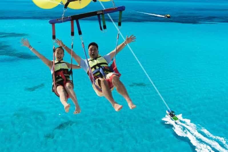 Billet Depuis Sharm : Parachute ascensionnel, bateau en verre, sports nautiques et déjeuner