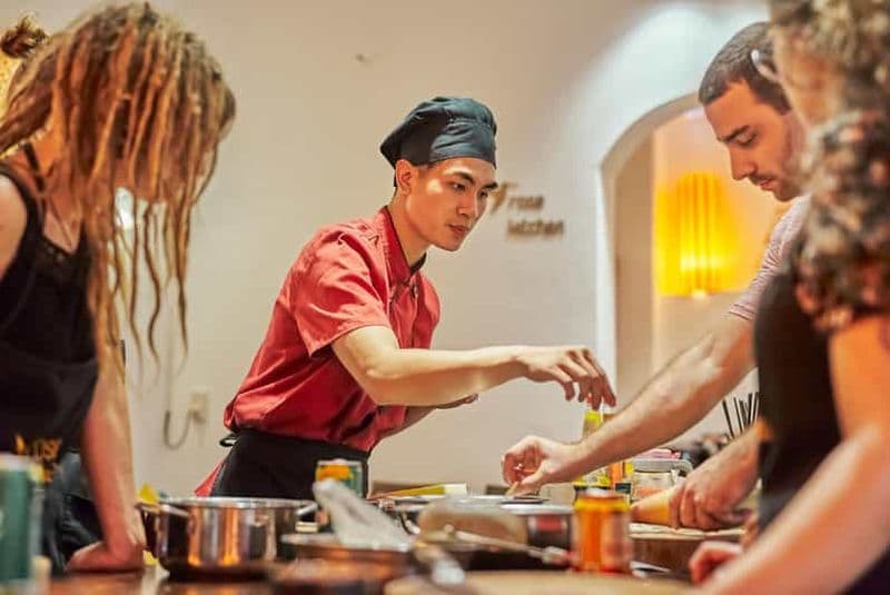 Billet Cours de cuisine à Hanoï : culture, contes, marché, transfert gratuit