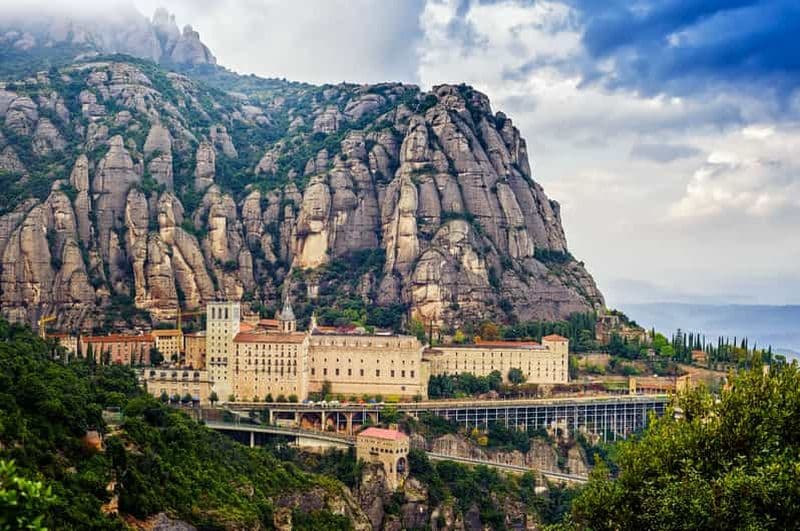 Billet Barcelone : Visite de Montserrat avec option déjeuner et dégustation de vin