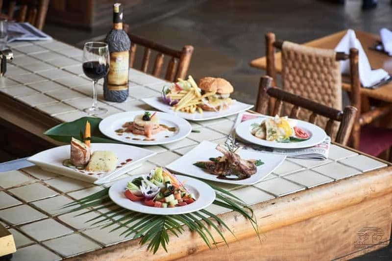 Billet Spectacle de cabaret à Nairobi avec dîner au Safari Park Hotel