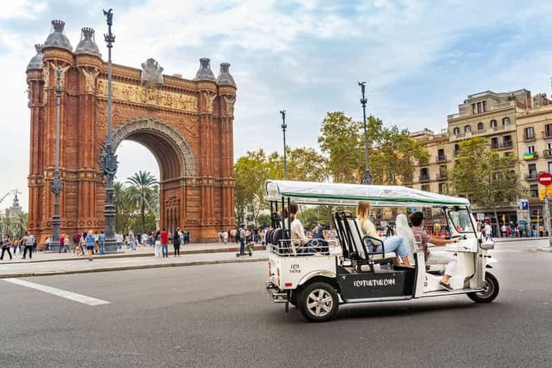 Billet Barcelone : Visite privée de la ville en Eco Tuk Tuk
