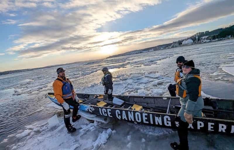 Billet Québec : expérience en canoë de glace au coucher du soleil avec sauna