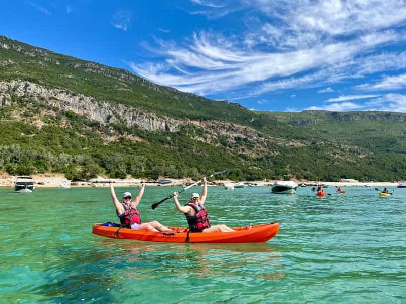 Billet Lisbonne : découvrez les plages d'Arrábida en kayak