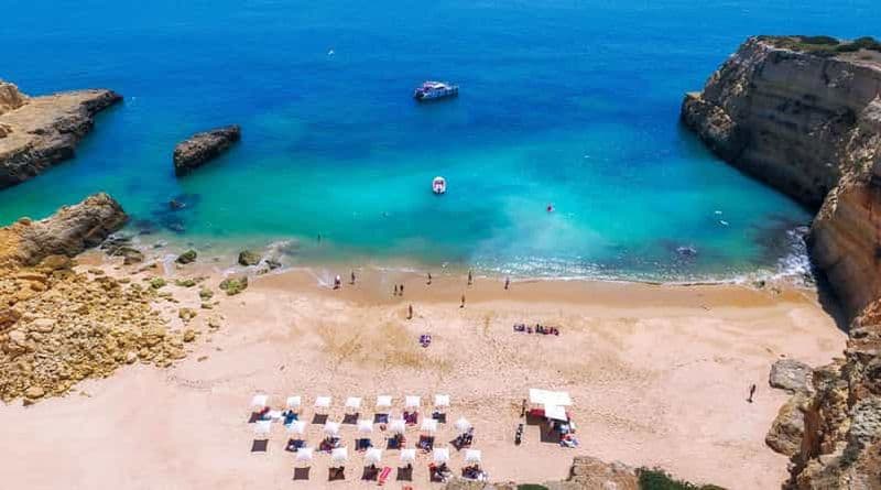 Billet Albufeira : croisière touristique avec barbecue sur la plage et bar ouvert