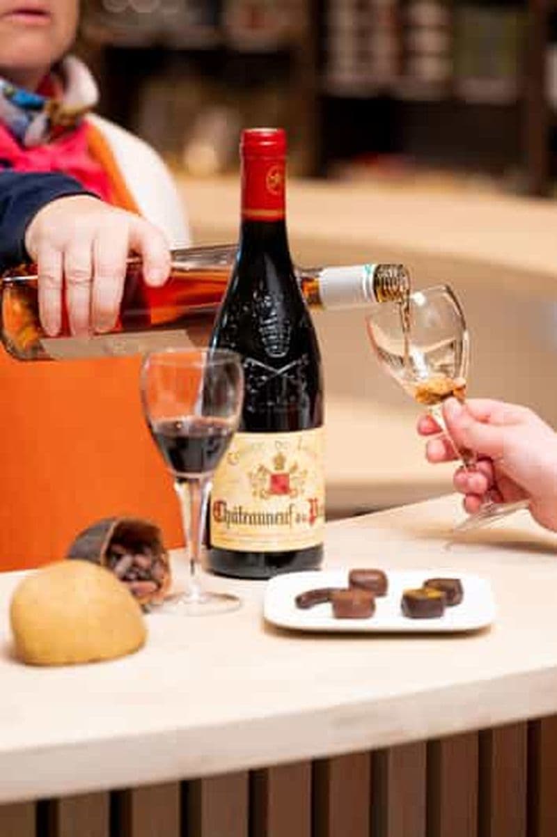 Billet Découverte d'Avignon combinée à une dégustation unique de mets et de vins