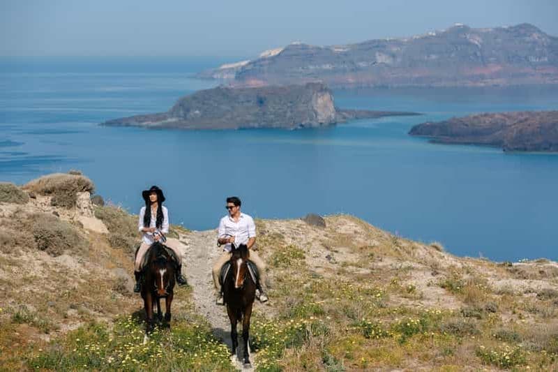 Billet Santorin : Randonnée à cheval au coucher du soleil sur la Caldera
