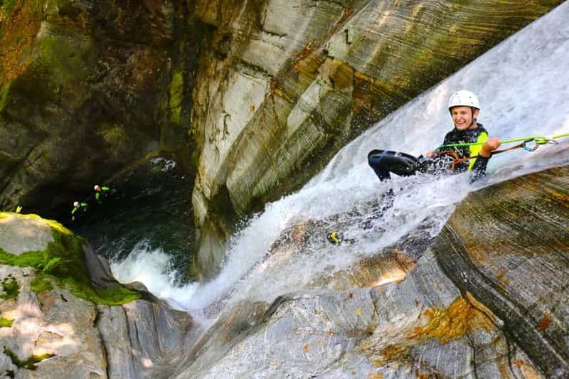 Billet Val Verzasca : 4 heures de canyoning à Corippo
