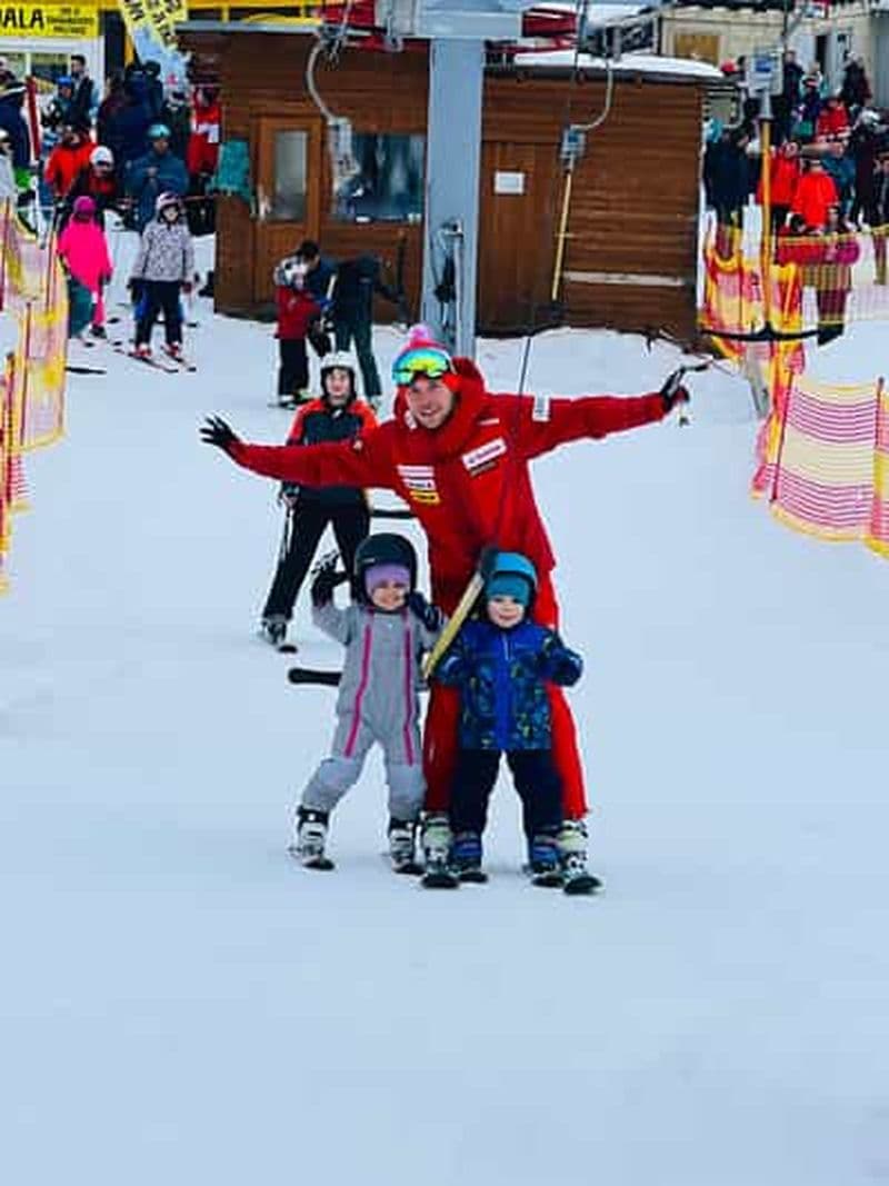 Billet Excursion d'une journée avec cours de ski et de snowboard à Paltinis, près de Sibiu