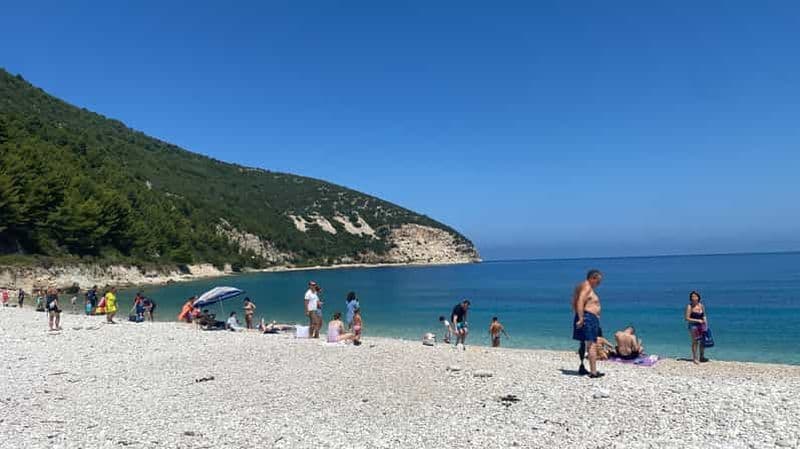 Billet Depuis Tirana : Sazan, plage de Karaburun et parapente à Vlorë