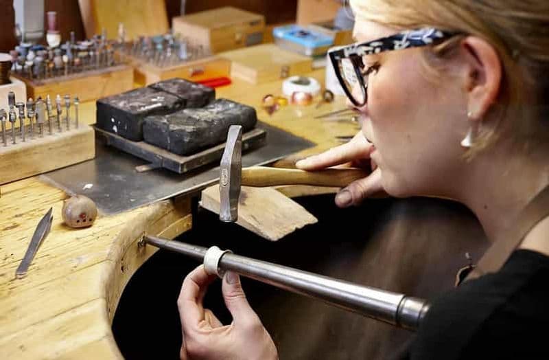 Billet Cours d'artisanat d'argent à Ubud : Créez des bijoux uniques à Bali