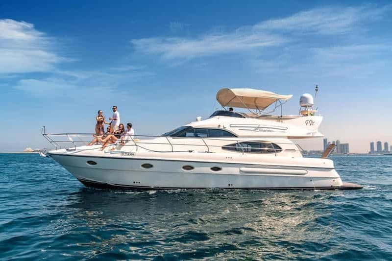 Billet Dubai Yacht Tour - Tour en bateau jusqu'à 12 personnes Evénement privé