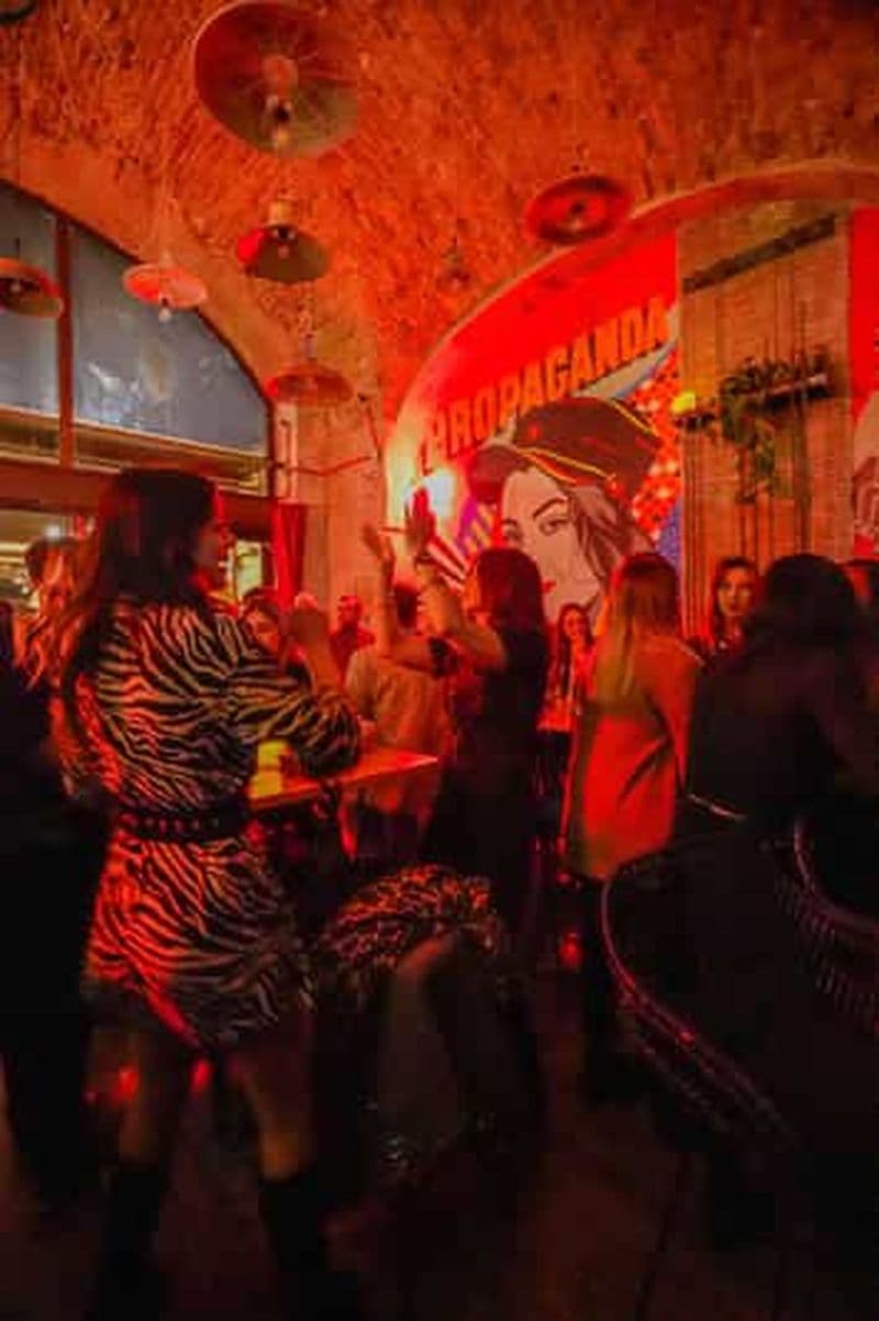 Billet Marseille Pub Crawl : Rencontrer, boire et faire la fête