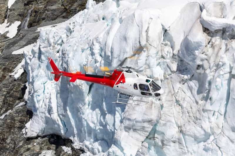 Billet Exploration des glaciers et vol en hélicoptère au-dessus du lac Earnslaw
