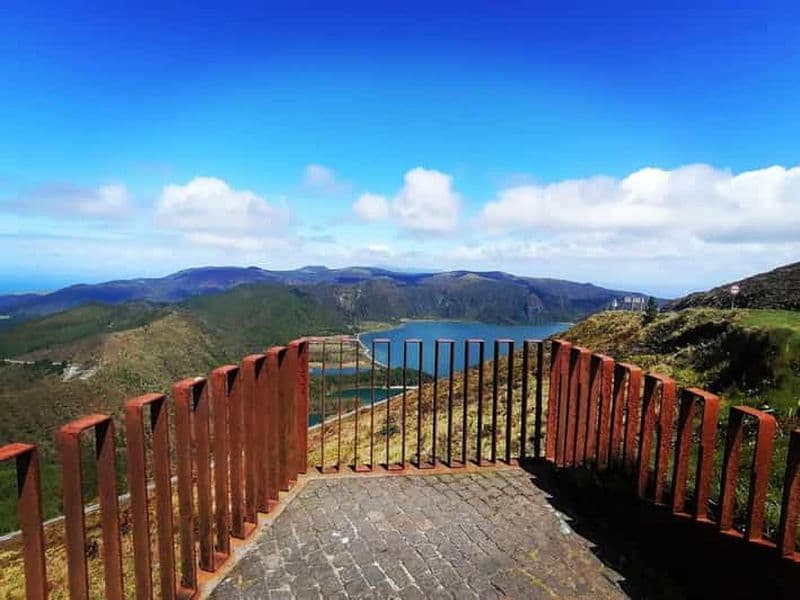 Billet Demi-journée au lac Fire, ananas et thé en SUV